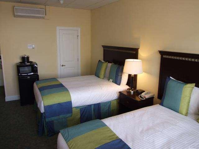 19 Atlantic Hotel Virginia Beach Room photo